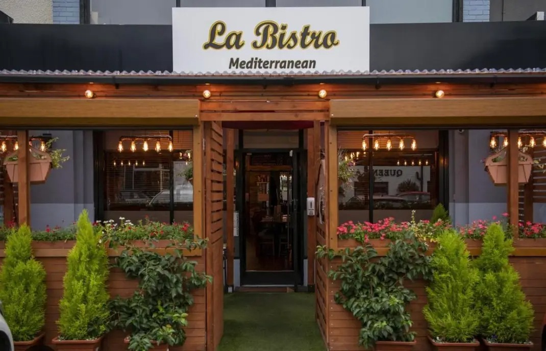 La Bistro Mediterranean Kitchen