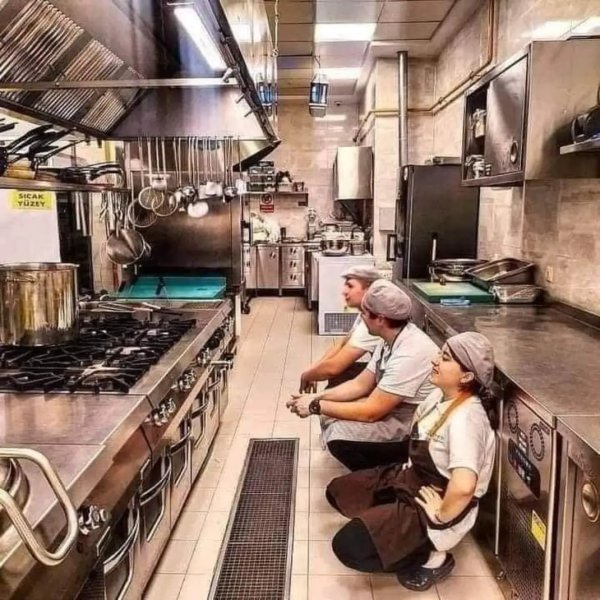 La Bistro Mediterranean Kitchen